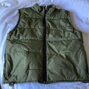 Cirrus puffer vest  size